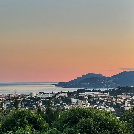 Luxueuse Cannes - Vue לה קאנה